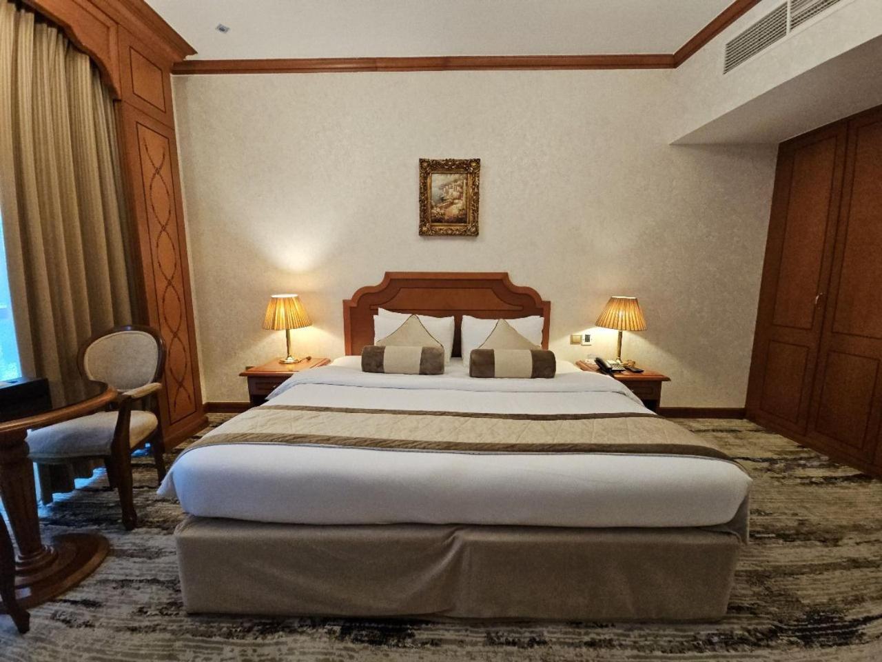 Royal Concorde Hotel & Suite Dubaj Exteriér fotografie