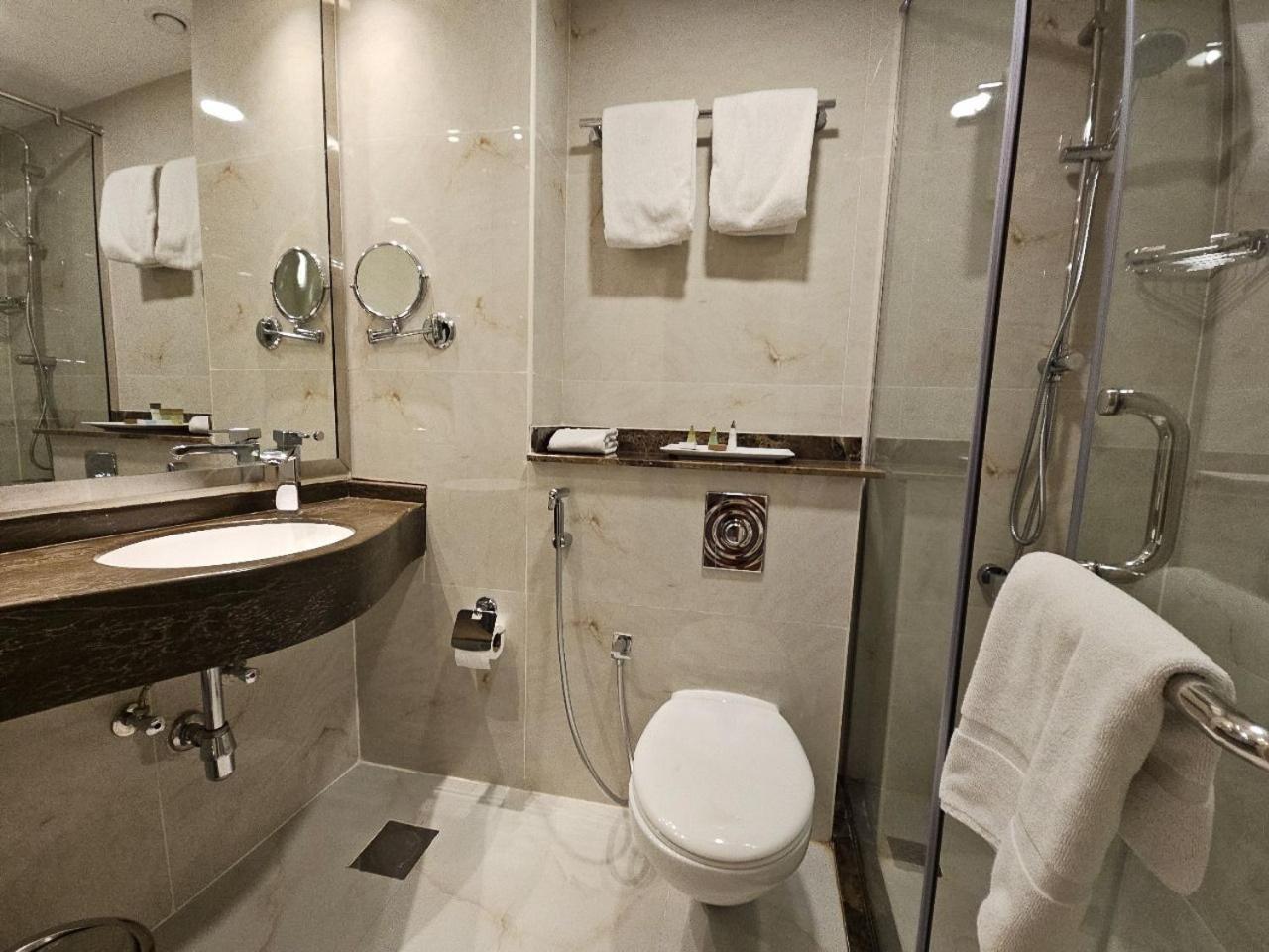 Royal Concorde Hotel & Suite Dubaj Exteriér fotografie